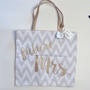 NWT MIRROR MIRROR FUTURE MRS./ NEWLY MRS. REVERSIBLE TOTE BAG💕